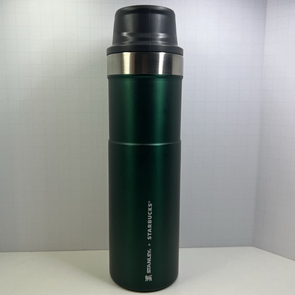 Stanley Starbucks Classic 20 oz One Hand Vacuum Tumbler Green Shiny Push Button - Picture 14 of 15